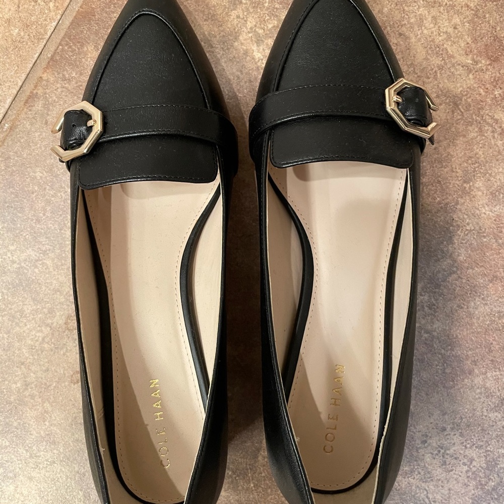 Cole Haan size 7 black flats